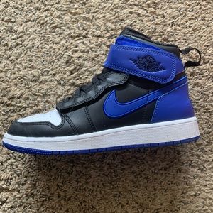 Air Jordan 1 Hi FlyEase